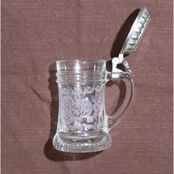 Collectible Festhaus Busch Gardens Dancing Couple Mini Beer Stein w/ Pewter Lid - Picture 3 of 10